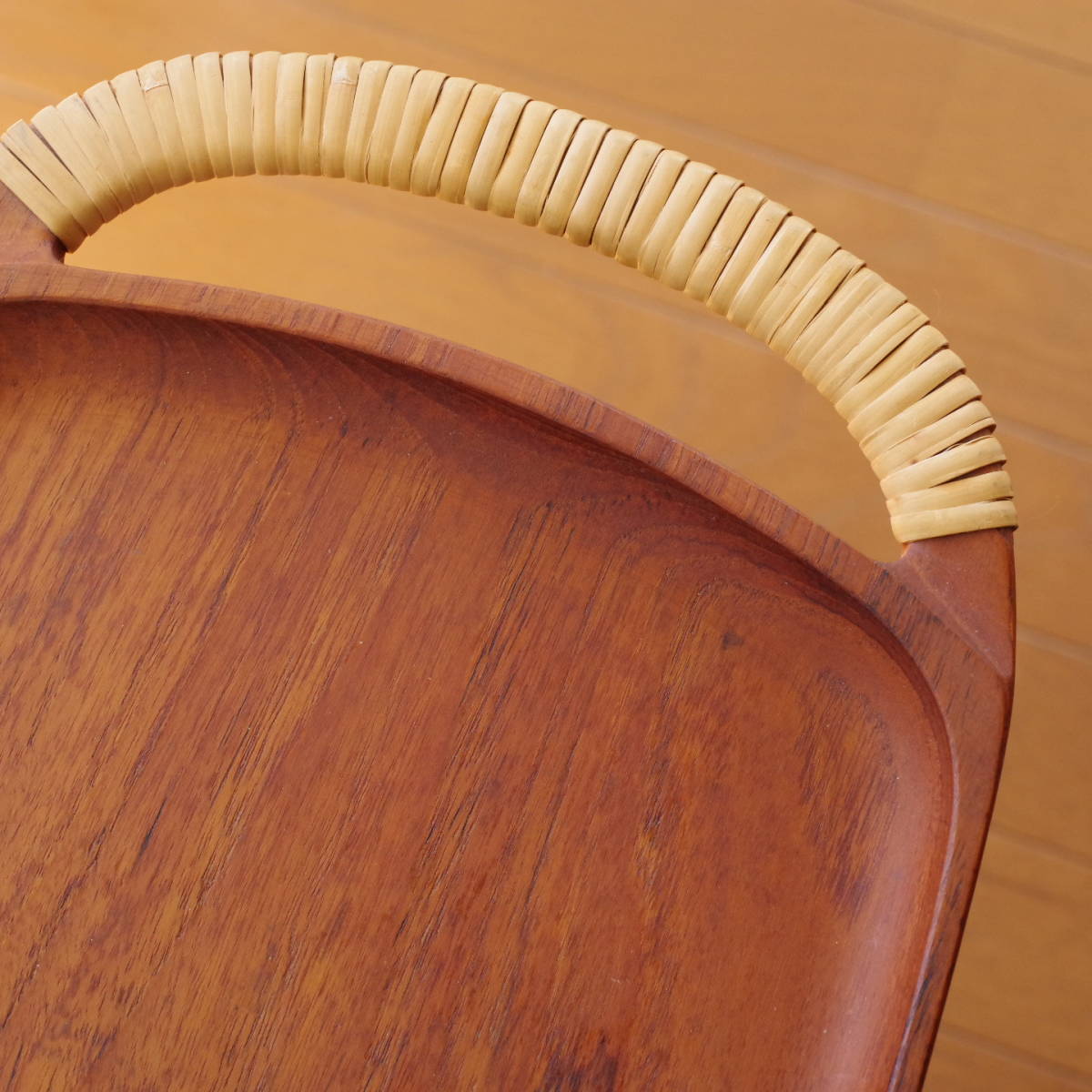 【ビンテージ】ESA デンマーク Denmark チーク Teak トレイ デンマーク製 特大 プレート 無垢材 お盆 藤ハンドル 北欧_画像5