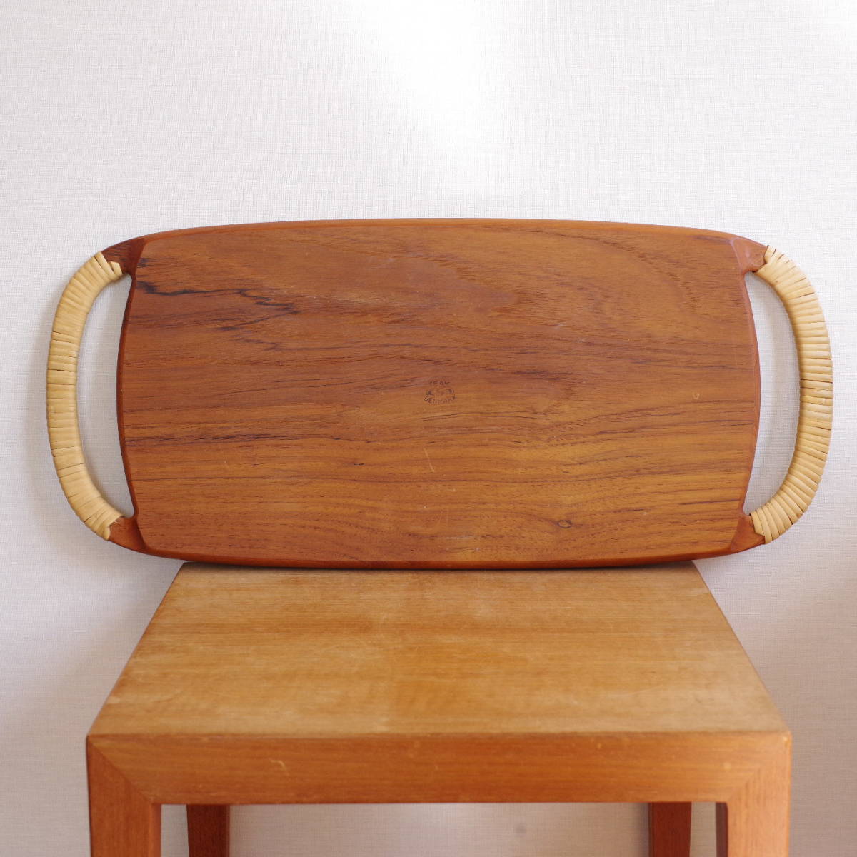 【ビンテージ】ESA デンマーク Denmark チーク Teak トレイ デンマーク製 特大 プレート 無垢材 お盆 藤ハンドル 北欧_画像9