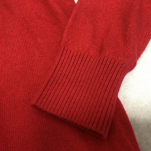☆新品、カシミヤ100%Munsingwear【マンシングウェア】の赤色 ☆新品、カシミヤ100%Munsingwear【マンシングウェア】の赤色
