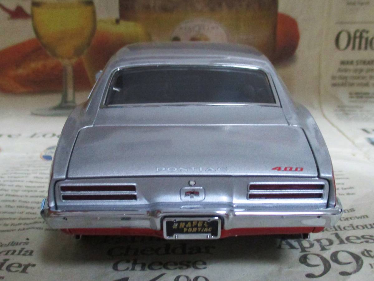 * очень редкий распроданный * мир 3000 шт. *Lane*1/18*1967 Pontiac Firebird 400 - Tin Indian