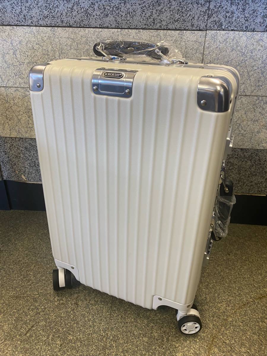 新品 未使用 kroeus クロース スーツケース パールホワイト Sサイズ TSAロック 1泊～3泊 3.6kg 軽量 ヴィンテージデザイン