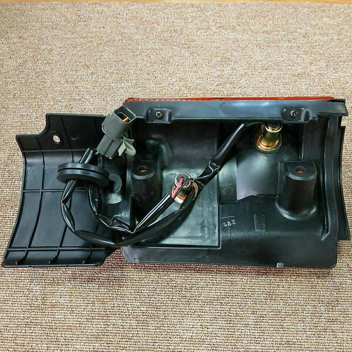 MITSUBISHI 三菱 LAMP-ASSY FRONT 1PC フロントランプ 1個 MC849498 KOITO 小糸製作所 210-37369L 未使用 長期保管品 現状品 元箱入り_画像4