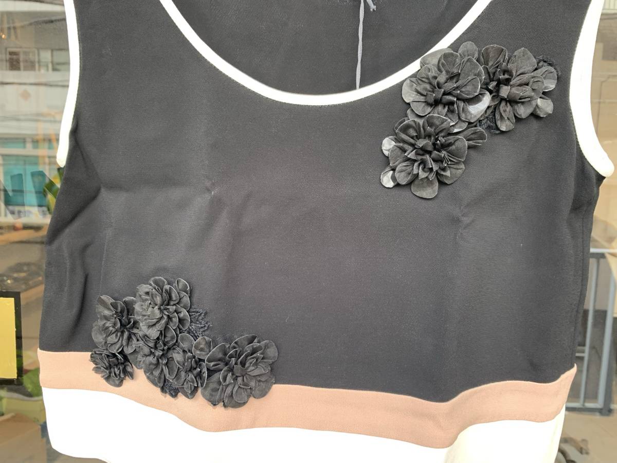 * unused *ALBERTA FERRETTI* Alberta Ferretti * tops * tank top * corsage * flower * lady's * woman * size *40*