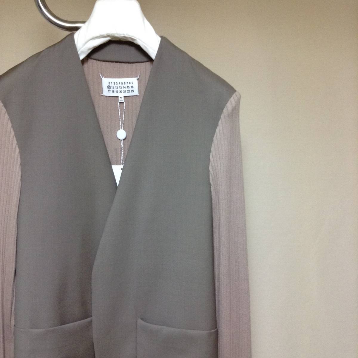 新品 46 定価17万 20ss マルジェラ ノーカラー カラーレス ジャケット グレー 996_画像3