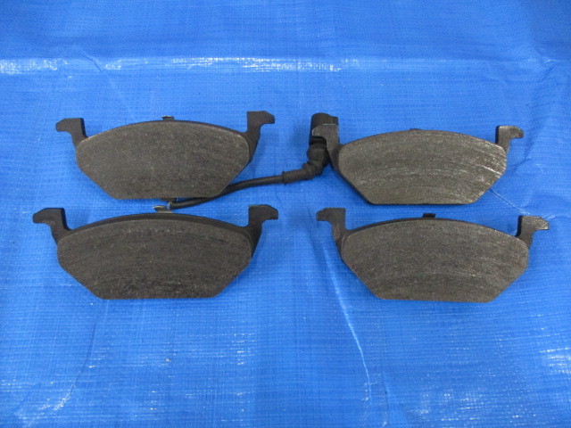 *VW New Beetle 9CAZJ 9CBFS front brake pad remainder amount approximately 8.9 millimeter letter pack post service shipping. postage 520 jpy *