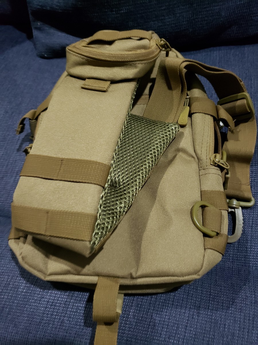 ミリタリーボディバッグ ショルダーバッグ 大容量 メンズボディバッグ ワンショルダー　サバゲー　新品未使用　軍事バッグ