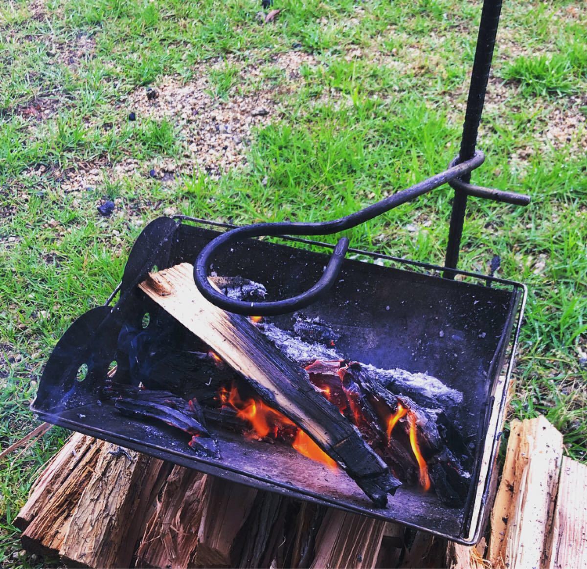 焚き火ハンガー／焚き火テーブル
