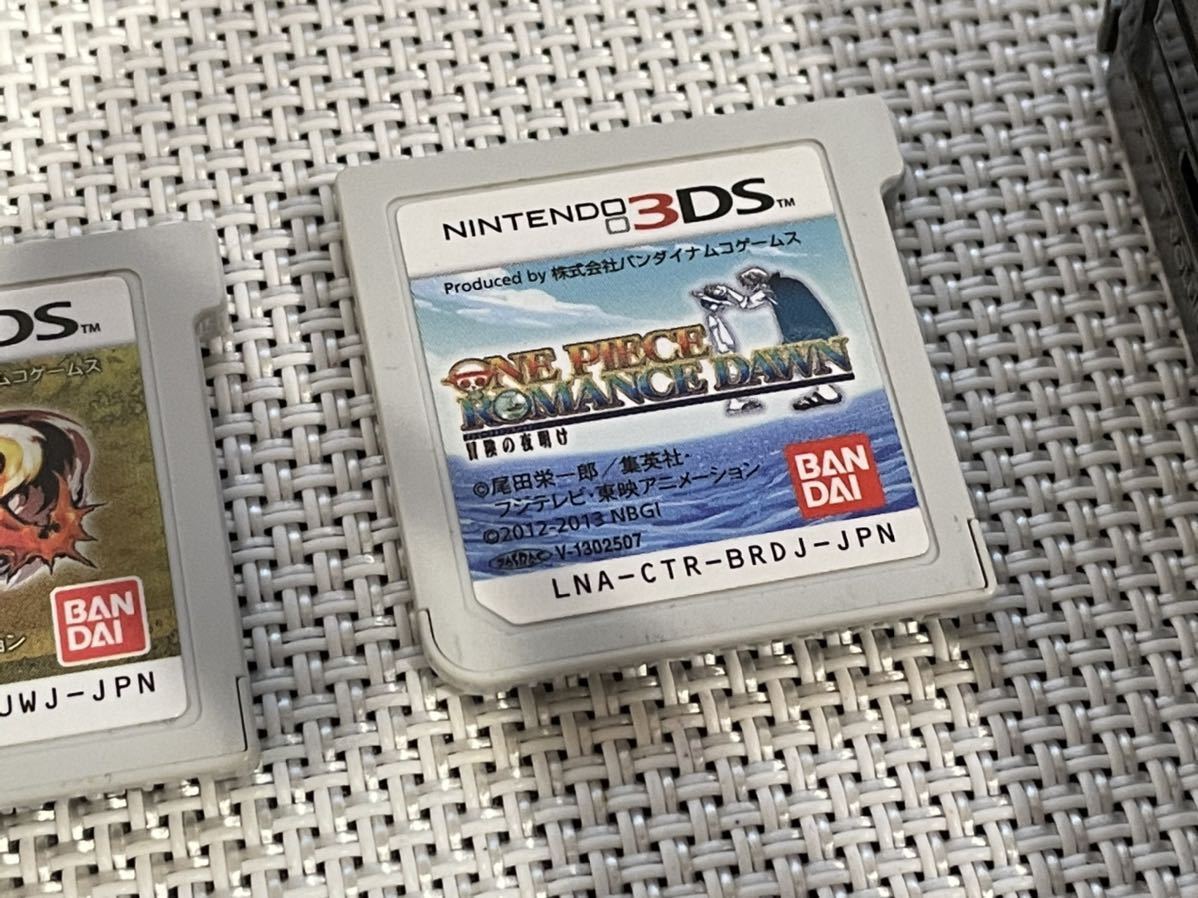 ニンテンドー3DS コスモブラック本体動作品 送料無料 付属品、ソフト