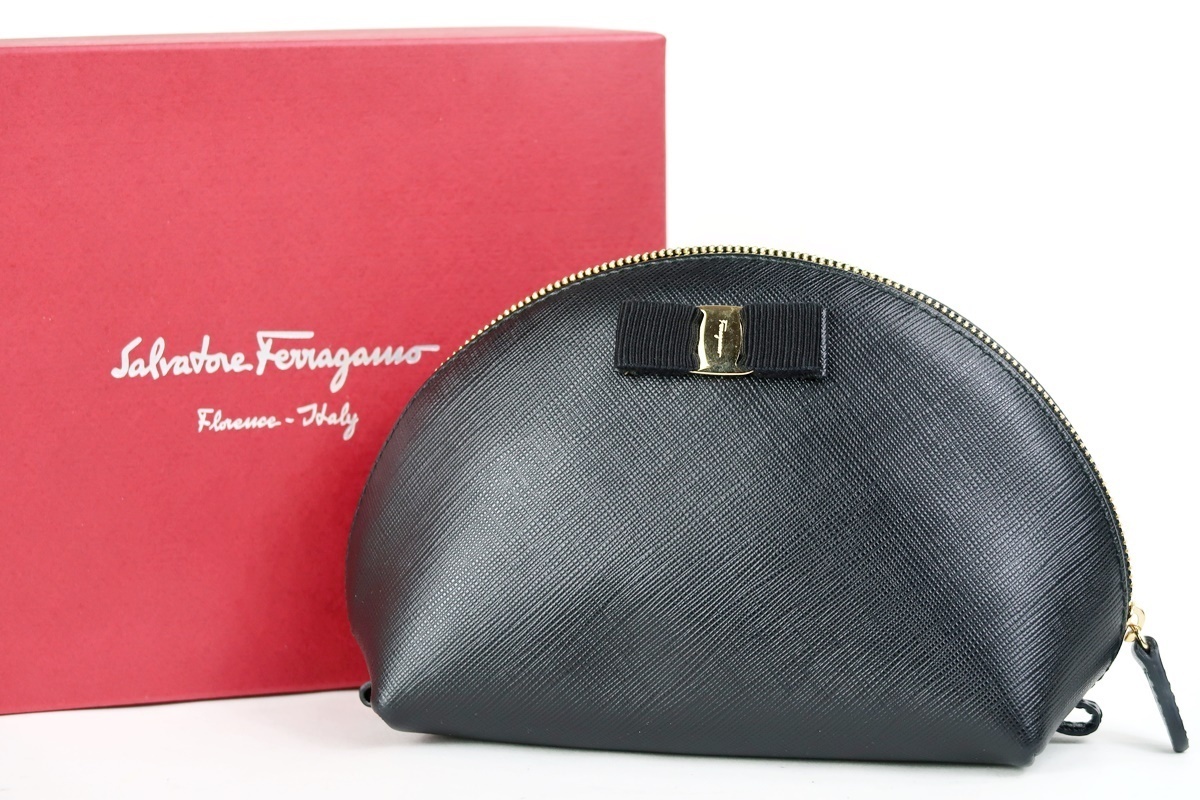 新品同様・未使用】Ferragamo フェラガモ ヴァラ リボン サフィアーノ