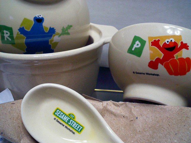  mistake do[ Sesame Street ] earthenware pot & tea .& china spoon 3 point set unused 