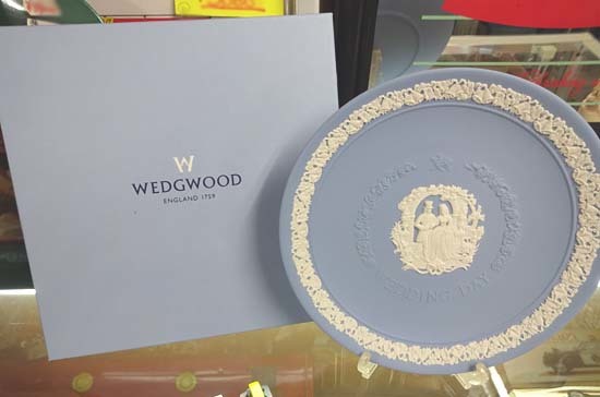 大特価 ウェッジウッド ジャスパー プレート ウェディングデイ 結婚記念日 Wedding Day ペールブルー 大特価 ウェッジウッド ジャスパー プレート ウェディングデイ 結婚記念日 Wedding Day ペールブルー