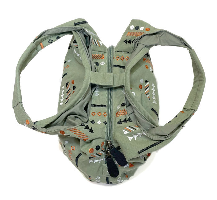 ミニラウンドバッグ　幾何学カーキ　刺繍柄　ミニバッグ　刺繍バッグ　コンパクトバッグ