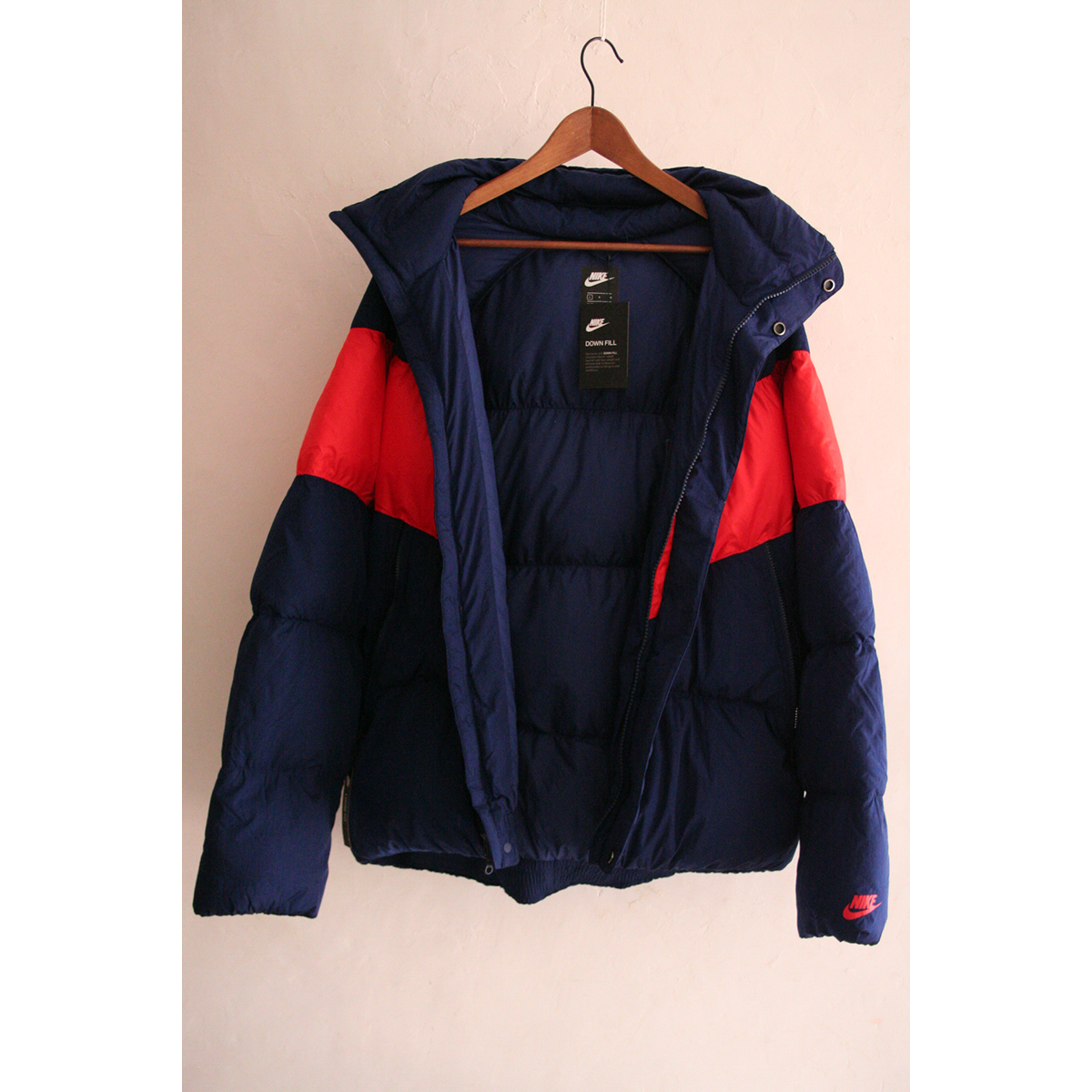 定価220ドル サイズL ナイキ ダウンフィルジャケット ブルーレッド　NSW NIKE DOWNFILL JACKET BLUE VOID_画像3