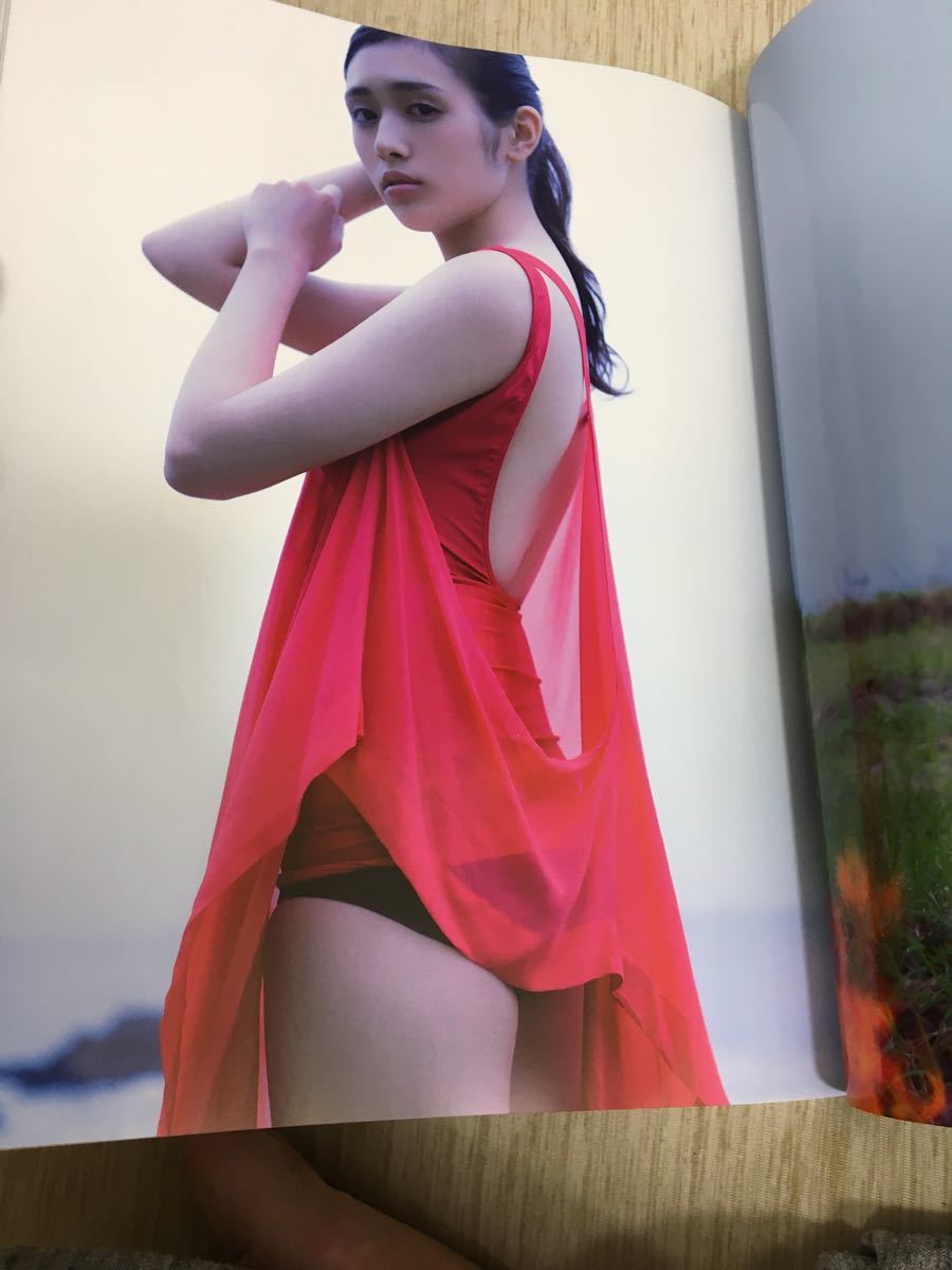 美少女　欅坂４６ファースト写真集 ２１人の未完成 （ＬｏｐｐｉＨＭＶ限定版） 欅坂４６