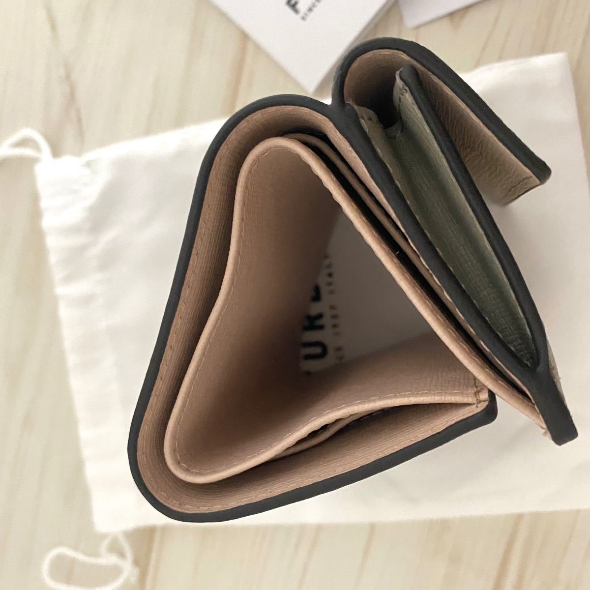 残り僅か 新品 FURLA(フルラ) 折り財布 ライトグレー | contifarma.pe