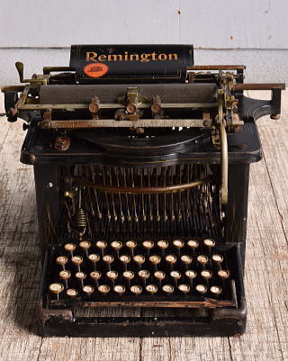  England antique typewriter display 10423