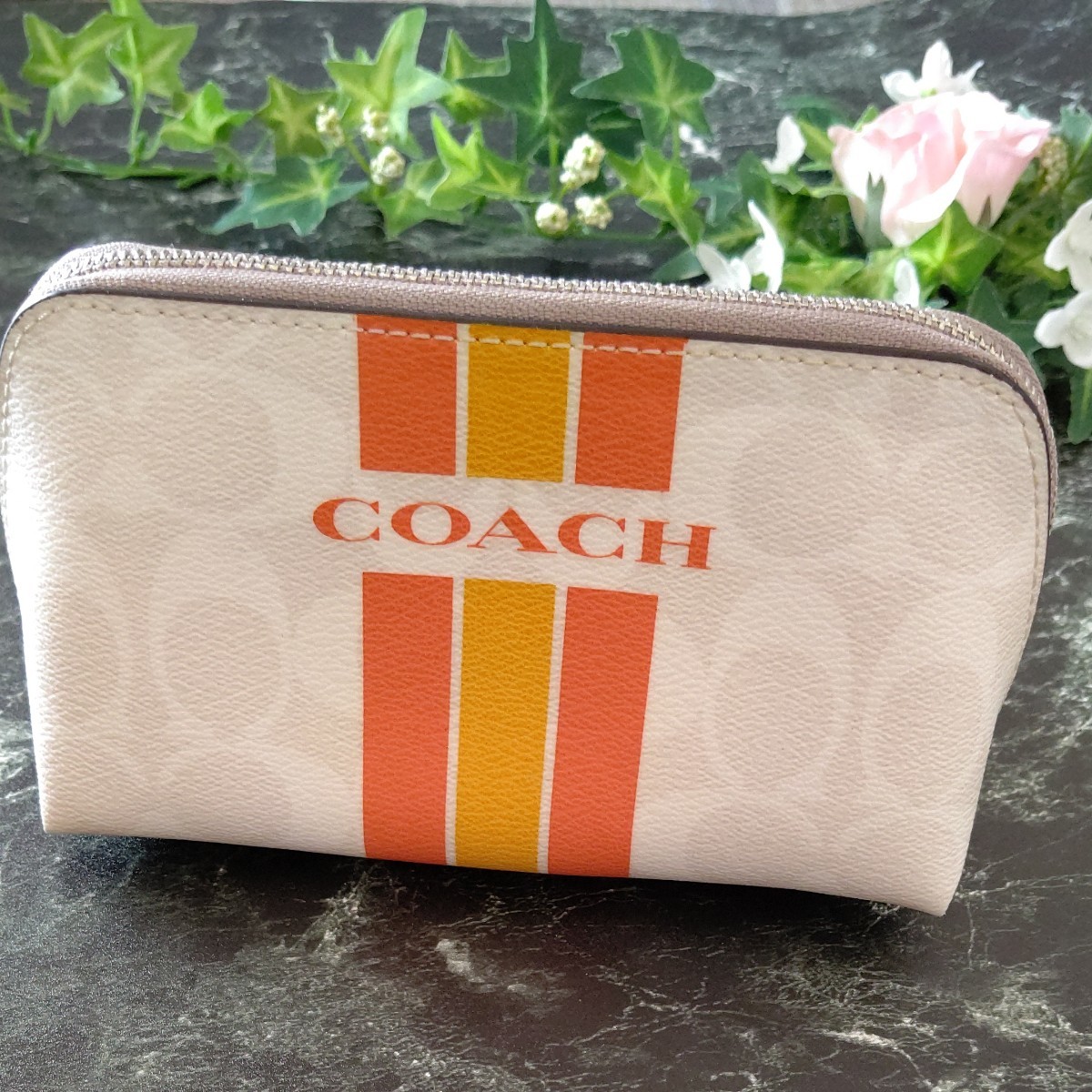 新品 未使用 コーチ COACH 化粧ポーチ シグネチャー - ポーチ