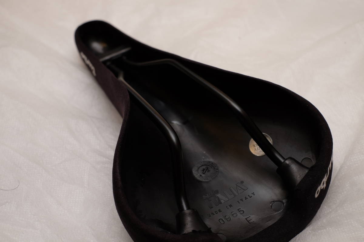 TURBO サドル 黒ヌバック アウトレット selle ITALIA アロイ TURBO サドル 黒ヌバック アウトレット selle ITALIA アロイ