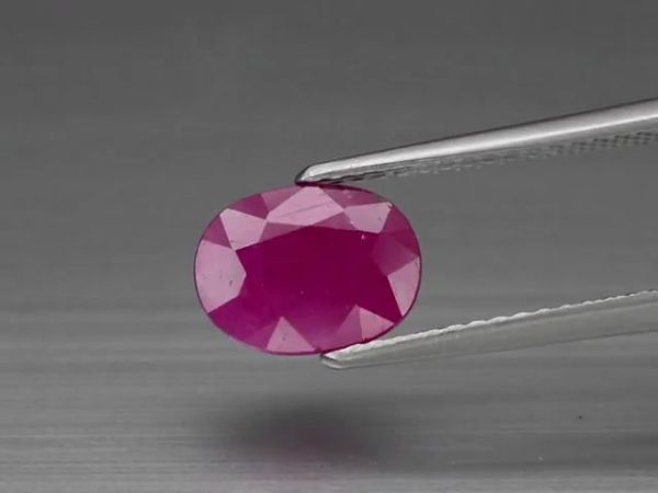 天然石 ルビー ルース 2.26ct マダガスカル産　綺麗なレッドの色味！_画像6