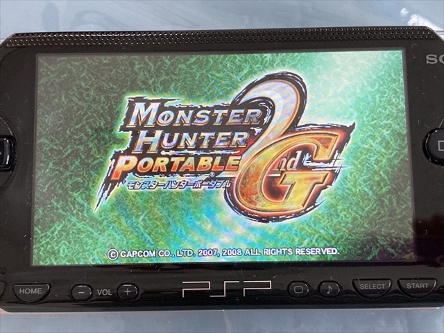 21-PSP-248　プレイステーションポータブル　モンスターハンターポータブル 2nd G、3rd the Best版　セット　動作品　PSP