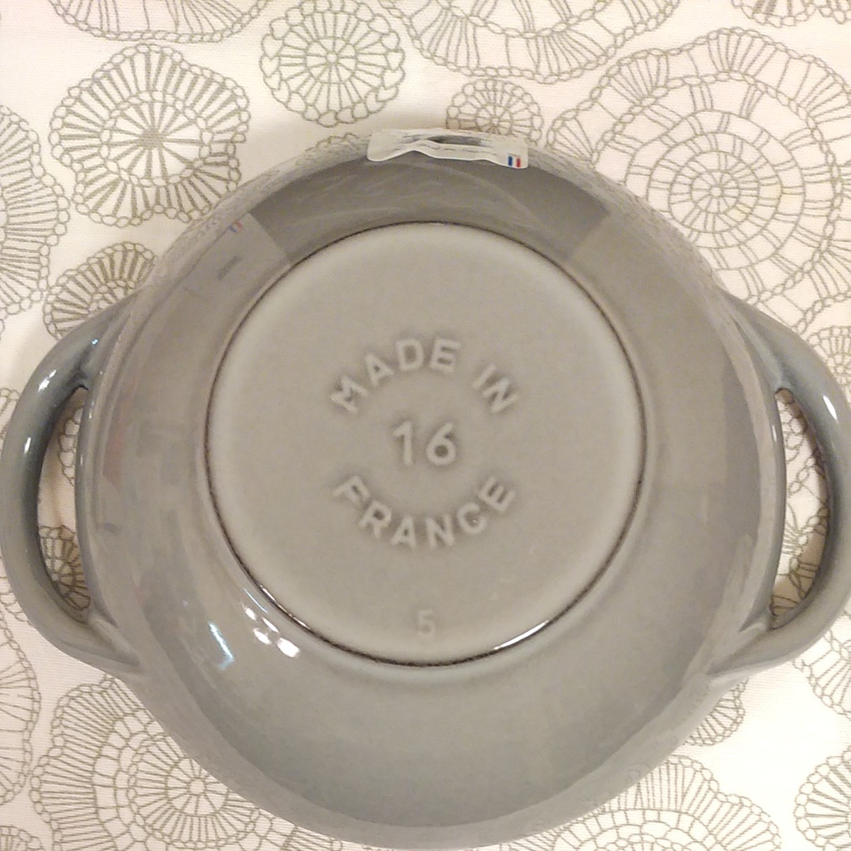 新品〉staub ストウブ ベビーウォック16cm グレー ガラス蓋付き 新品〉staub ストウブ ベビーウォック16cm グレー ガラス蓋付き