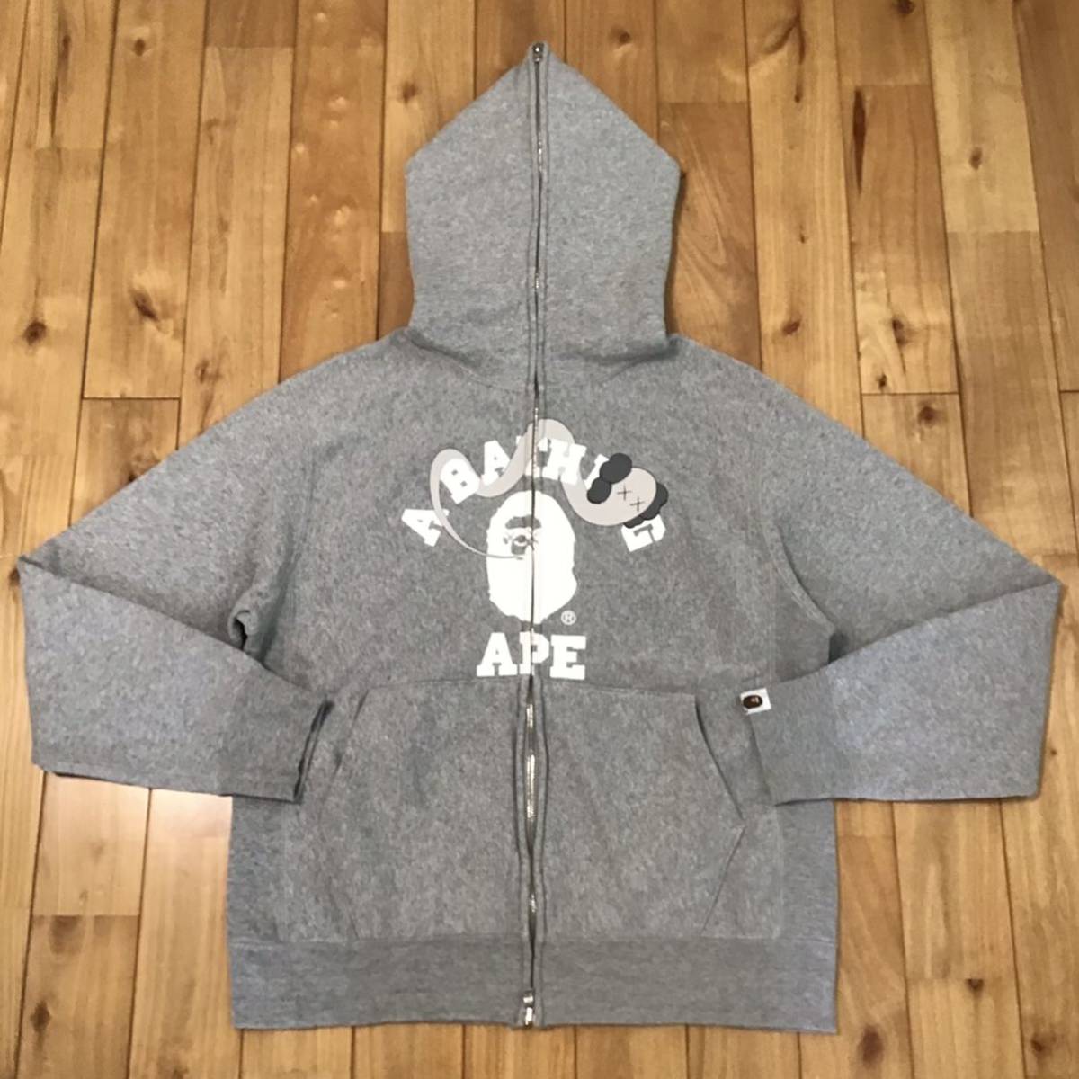 ☆激レア☆ kaws × BAPE bendy カレッジロゴ フルジップ パーカー S