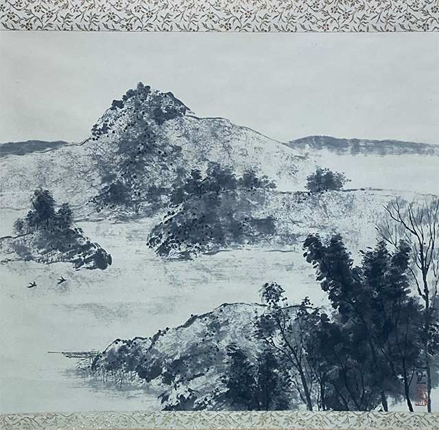 01465 水墨画 野村一生 作 「山湖」掛軸（共箱/二重箱）日展会員/日本画家_画像2