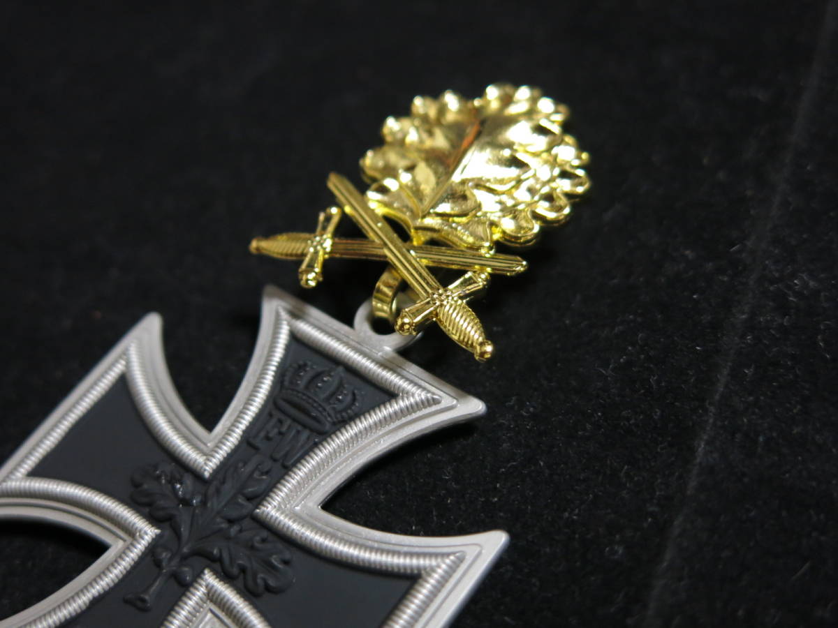 1957戦後版 艶あり 金柏葉 剣付騎士鉄十字勲章 １ピース構造 精密複製 