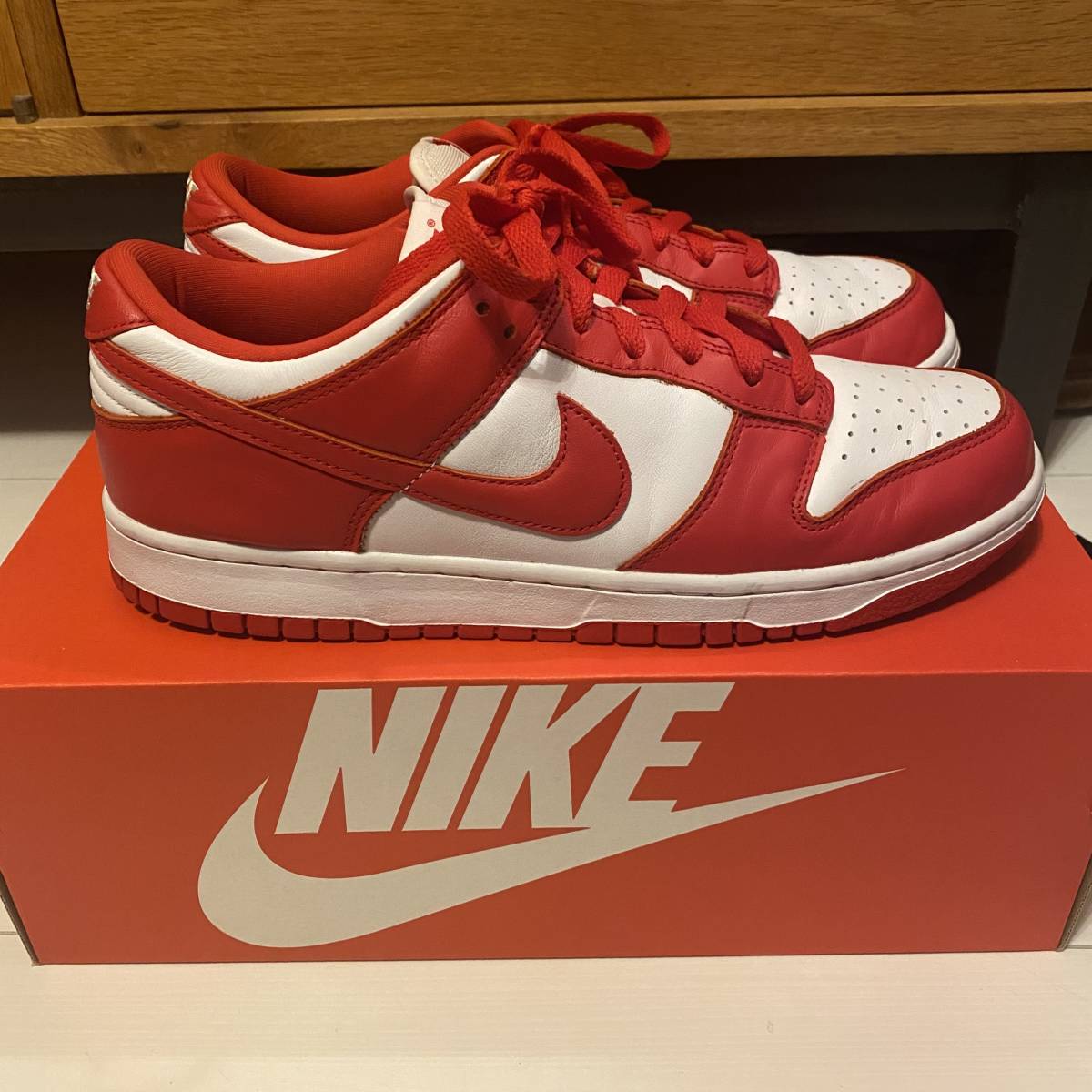 国内正規品 ナイキ NIKE DUNK LOW SP 27cm CU1727-100 セント・ジョーンズ大 UNIVERSITY RED_画像2