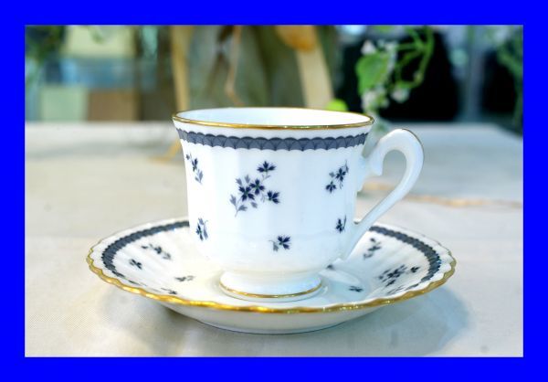 ○美品 ノリタケ Noritake スタジオコレクション 金彩 花柄 カップ＆ソーサー D2011_画像1