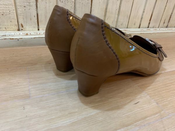 ★PRADA/プラダ イタリア製エナメルレザーバックルデザインローヒールパンプス ブラウン系 351/2 ヒール高4.5cm カジュアル USED ★_画像4