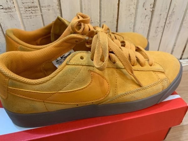 Q89★NIKE/ナイキ BLAZER LOW ブレザーロウ US7.5(24.5cm) スウェード マスタード オレンジ系 タバコ ローカット 箱入り ★_画像3