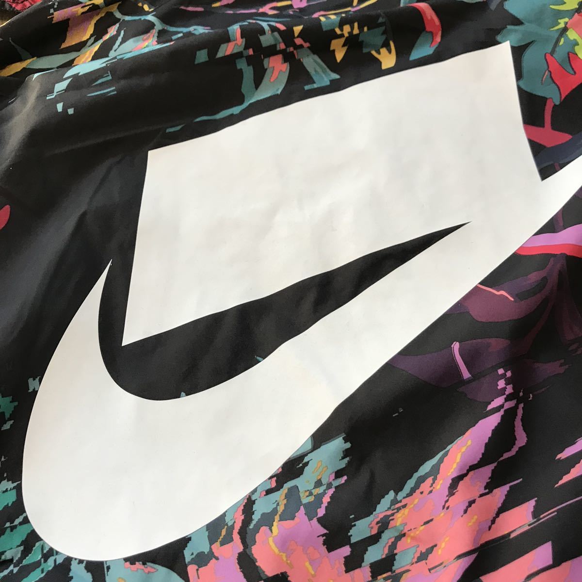 ナイキNIKEスポーツウェアNSWフローラルAOPフラワーHDフィッシュ ナイキNIKEスポーツウェアNSWフローラルAOPフラワーHDフィッシュ