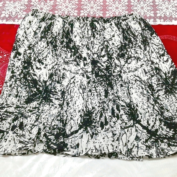  white black art pattern chiffon miniskirt Black white art pattern chiffon mini skirt
