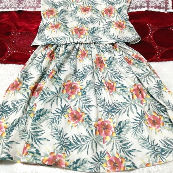 緑草花柄ツーピース風ノースリーブ ネグリジェ ミニワンピース Green flower pattern sleeveless negligee mini dress