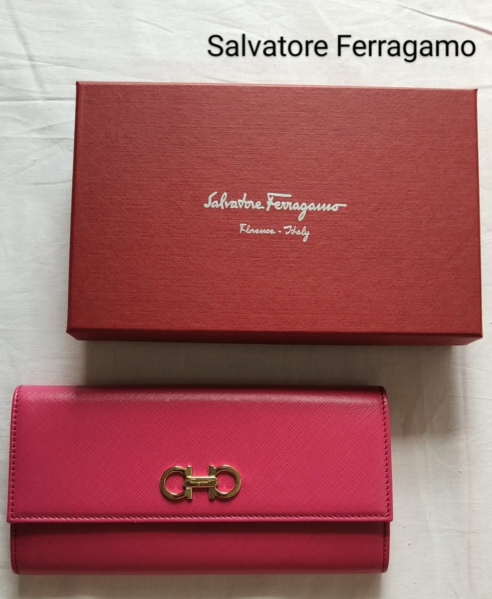 Salvatore Ferragamo(サルヴァトーレ・フェラガモ) 長財布【未使用