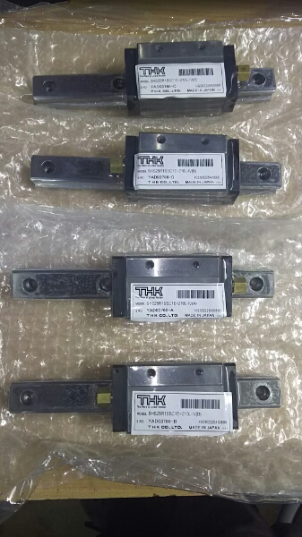 T192-33S THK SHS25R1SSC1E+210L-Ⅳ (A)(B) 計4本 新品保管品_画像1