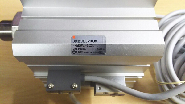 T203 SMC CDQ2D100-50DM 新品保管品