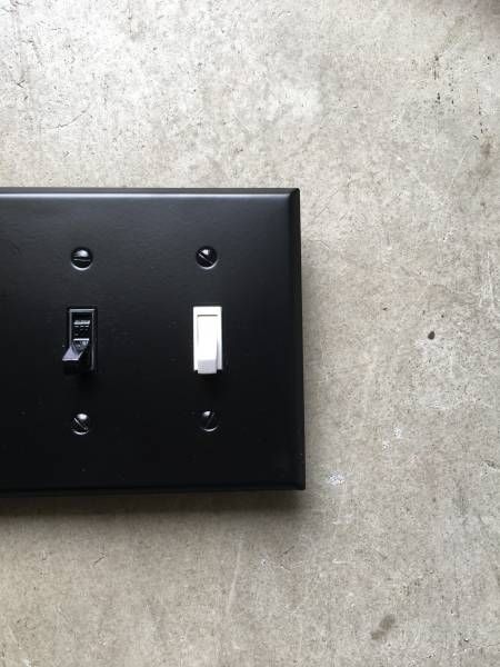 アメリカ　2口スイッチカバー　ブラック　黒　/　USA　スイッチ　カバー　プレート　スチール製　（電材）_スイッチは含まれません。組合せ参考画像