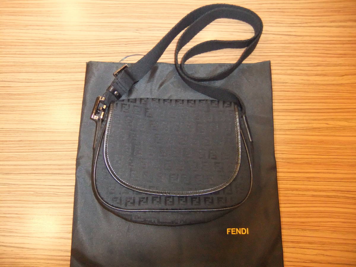 極美品♪FENDI フェンディ ズッキーノ ショルダーバッグ キャンバス