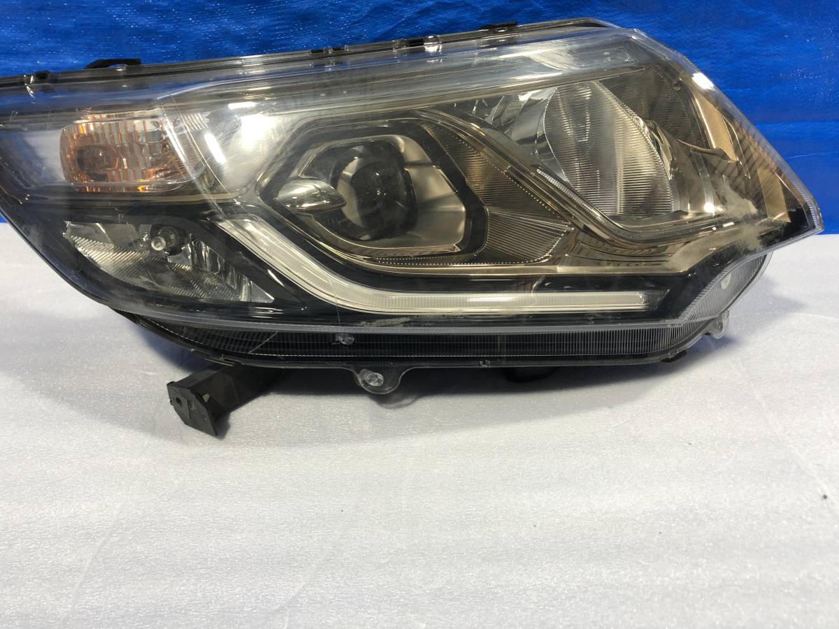 L204 ステップワゴン RP3 RP系 右 ヘッド ライト LED 純正 中古 33100-TAA-911 棚7_画像5