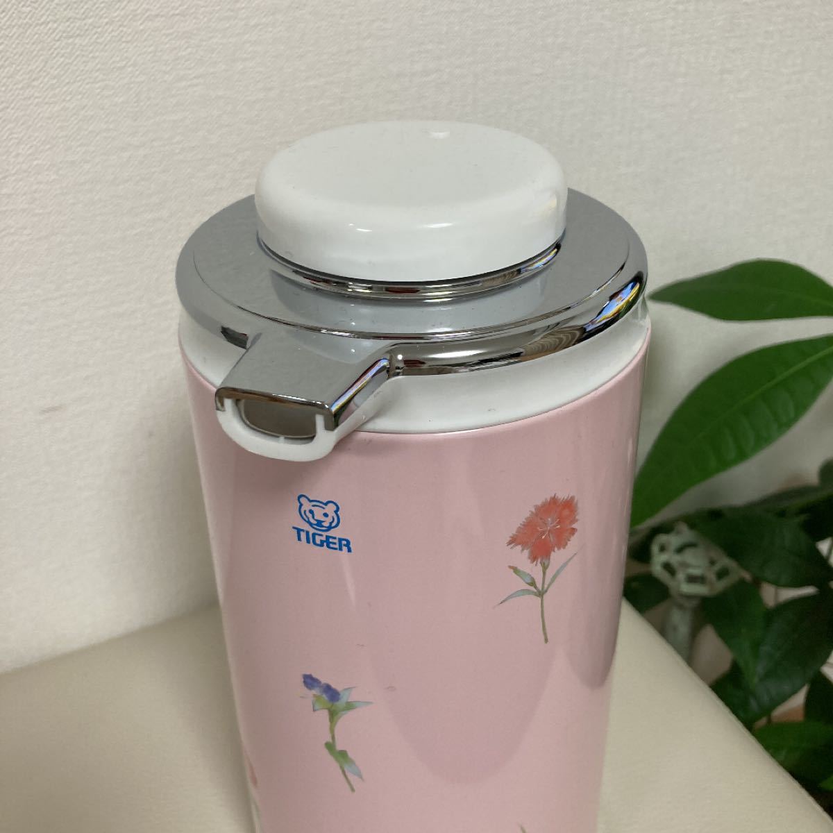 最終価格》昭和レトロ タイガー魔法瓶 保温ポット 花柄ピンク 最終価格》昭和レトロ タイガー魔法瓶 保温ポット 花柄ピンク