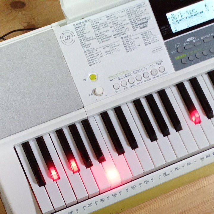 CASIO LK-511 カシオ 電子キーボード 光ナビゲーション CASIO LK-511 カシオ 電子キーボード 光ナビゲーション