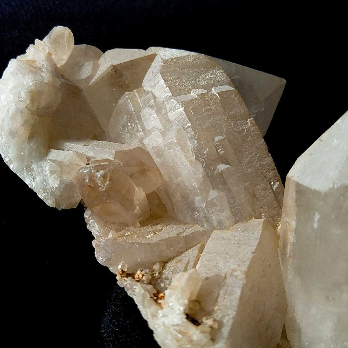 ②マダガスカル産水晶 原石 クラスター 蝋燭水晶 ミルキー ②マダガスカル産水晶 原石 クラスター 蝋燭水晶 ミルキー