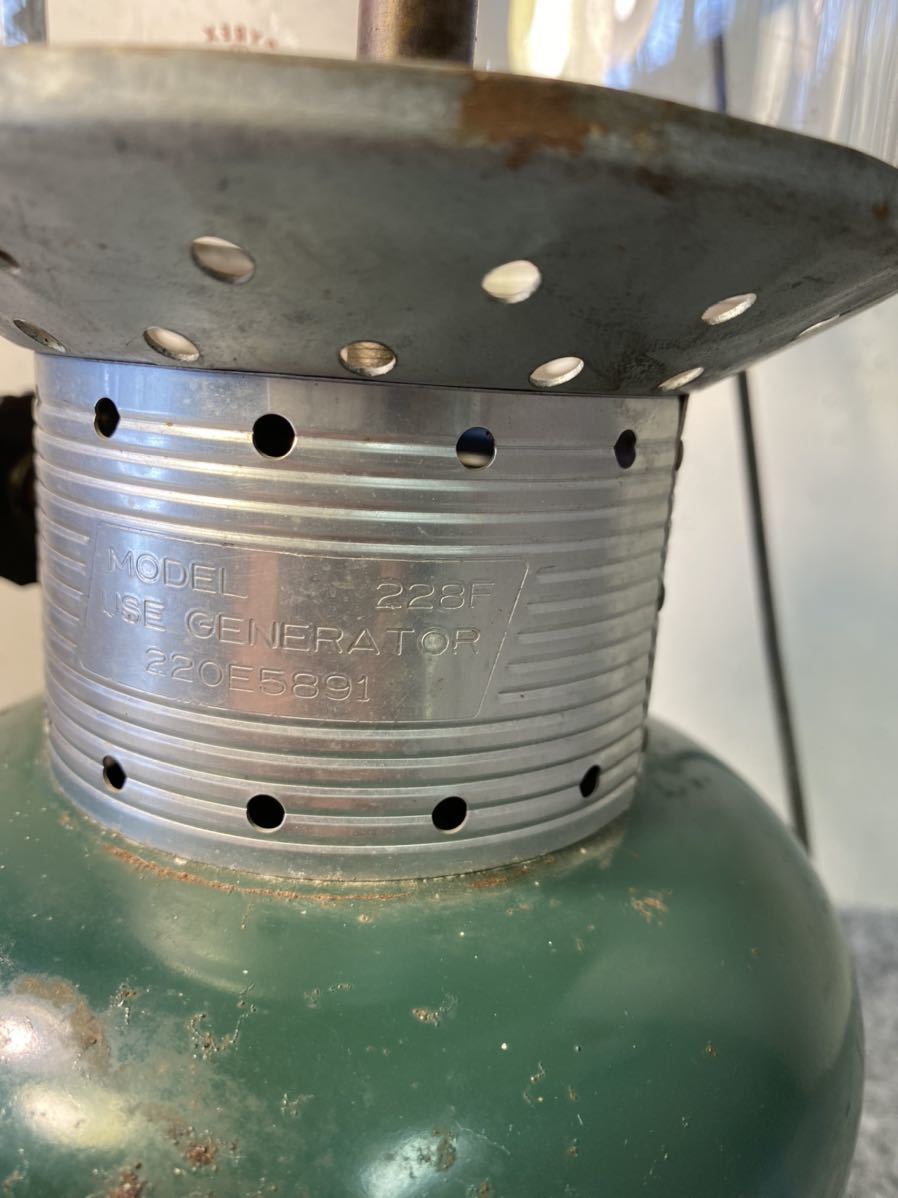 1960s ビンテージ コールマン ランタン ビッグハット 228F 緑 1960s ビンテージ コールマン ランタン ビッグハット 228F 緑