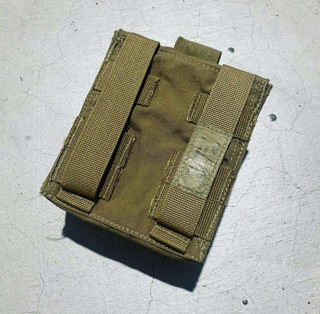 米軍 実物 放出 TYR Tactical Communications Pouch Battery コヨーテ バッテリー マガジン ポーチ_画像4