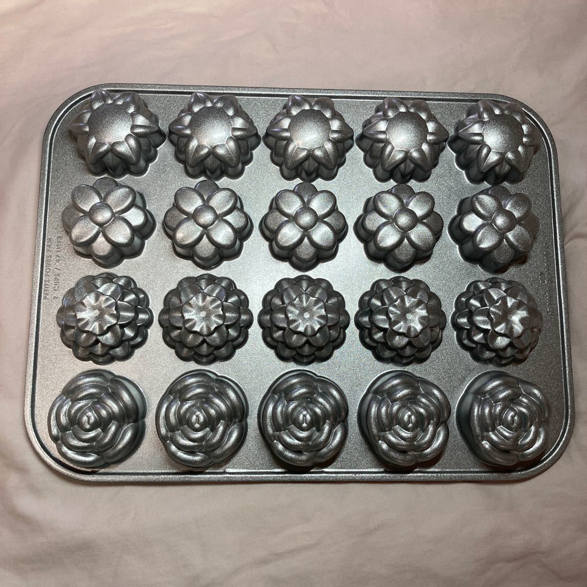 Nordic Wareノルディックウェア PETITS FOURS PAN プチフール 花 Nordic Wareノルディックウェア PETITS FOURS PAN プチフール 花