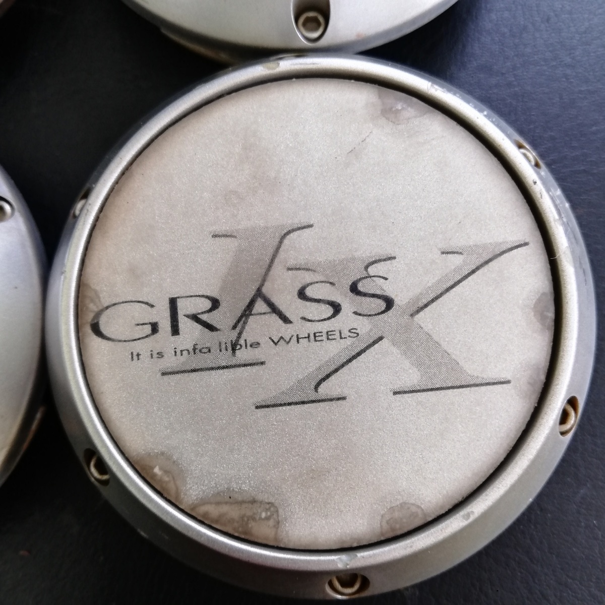 ■全国送料無料■ GRASS IX 社外品 ホイールキャップ 4ケ 直径63ｍｍ_画像5