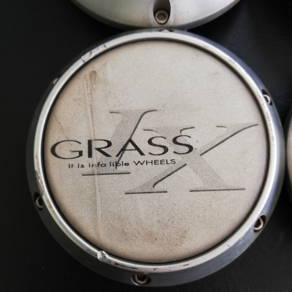 ■全国送料無料■ GRASS IX 社外品 ホイールキャップ 4ケ 直径63ｍｍ_画像4