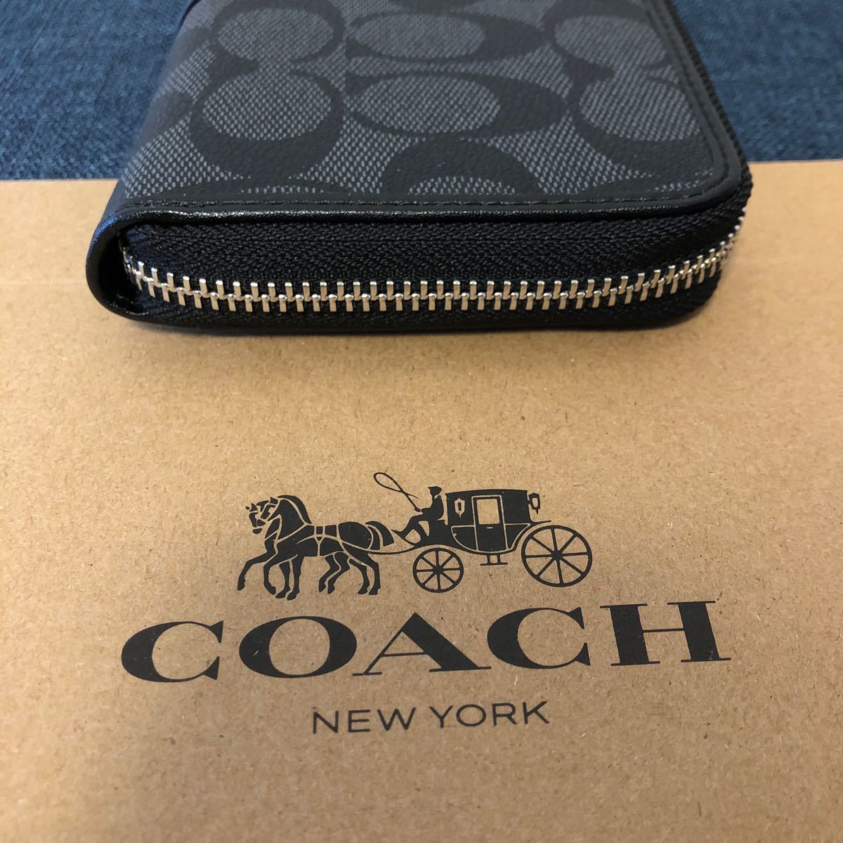 ☆新品未使用☆COACH コーチ 長財布 シグネチャー柄　ブラック色 ラウンドファスナー長財布